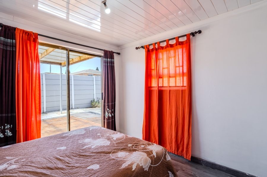 5 Bedroom Property for Sale in Ottery Western Cape